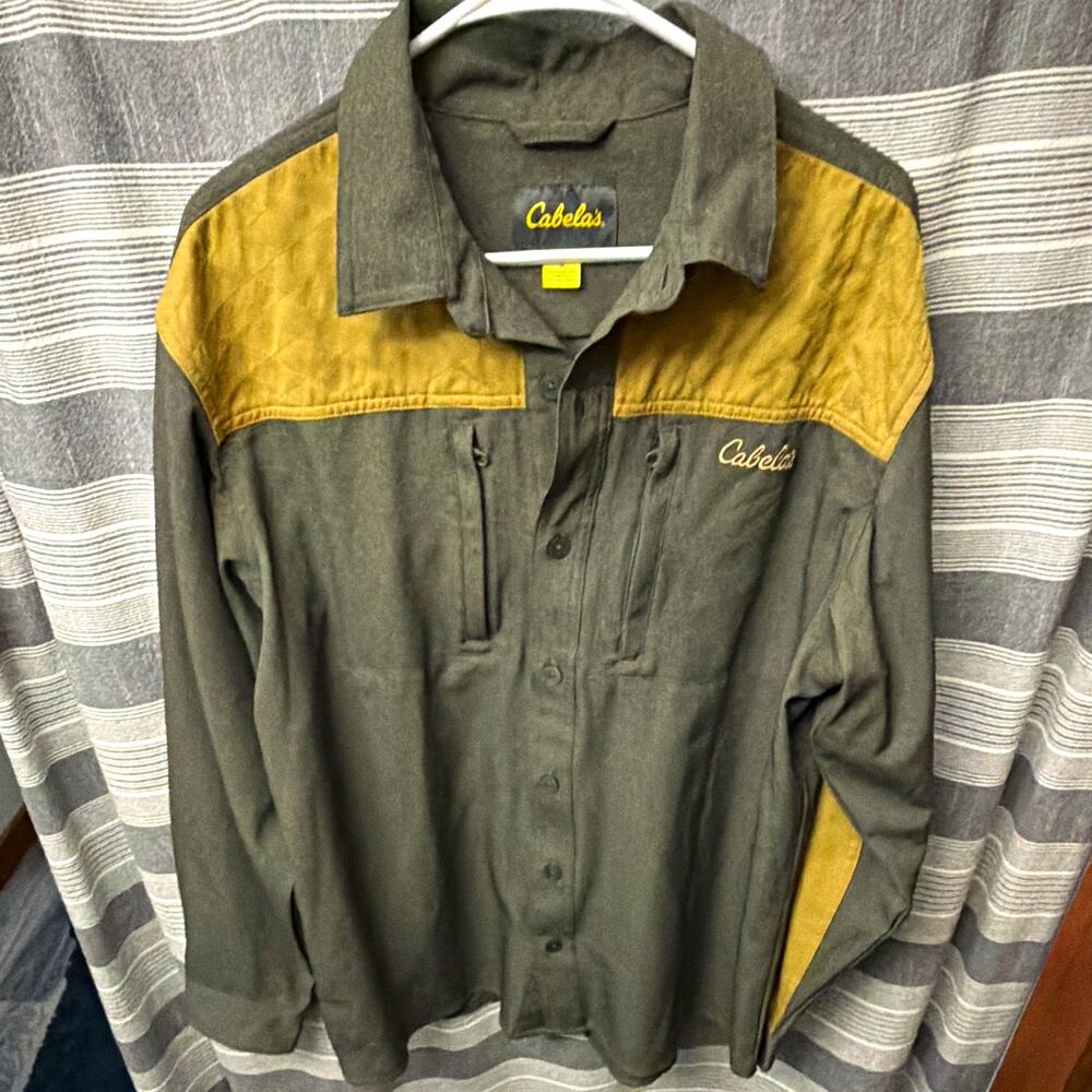 Cabela’s Men’s Large Shooting Shirt Gray Tan Quilted Shoulder Hunting L